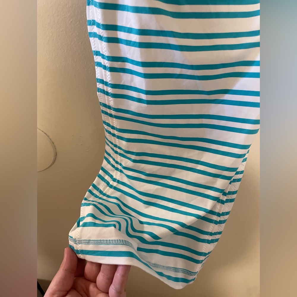 ✨Lululemon Free To Be Tank Striped Spry Blue Size 2 - Picture 6 of 14